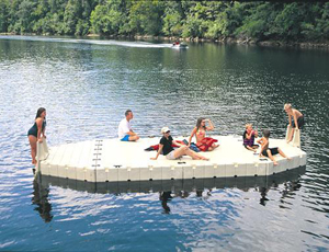 How to Choose a Floating Swim Platform